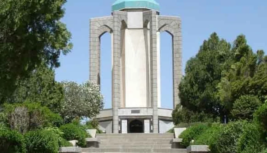 آرامگاه باباطاهر عریان همدانی