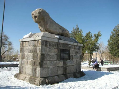 شیر سنگی