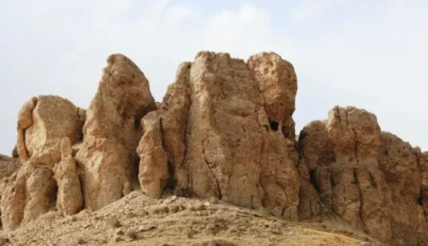 غار قارني ياريق، سلماس png