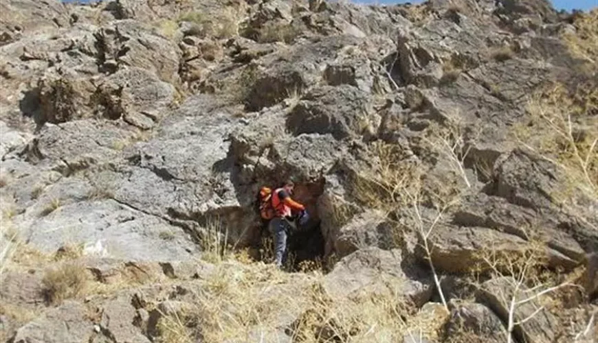 غار کوه گره خان آباد