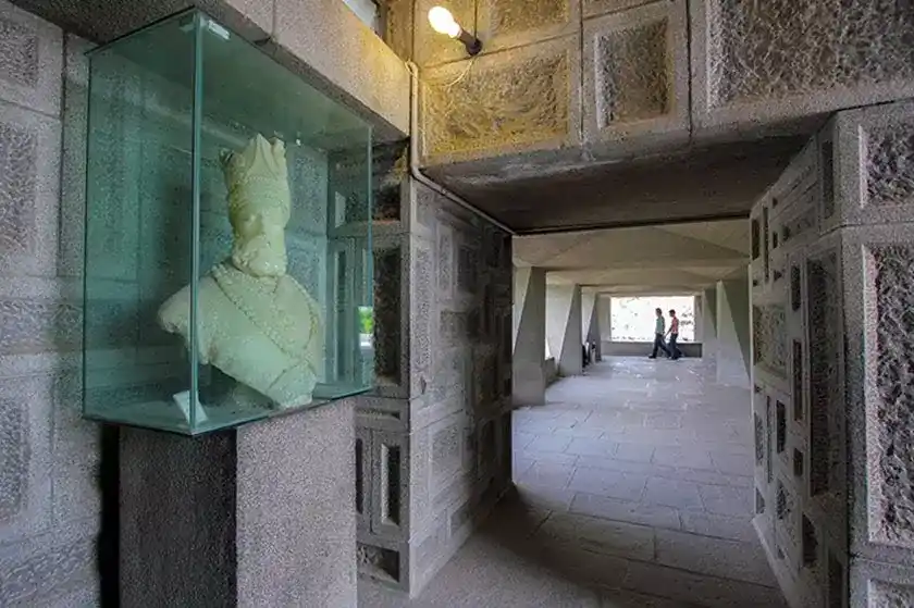 موزه نادری مشهد