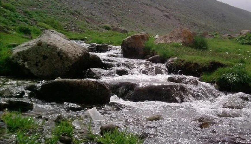 چشمه های آبگرم خانیک