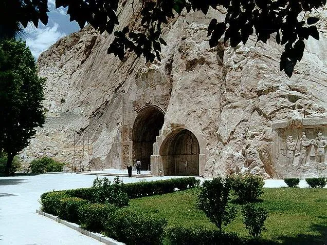 طاق-بستان-کرمانشاه،-گنجینهای-در-دل-ک طاق بستان کرمانشاه، گنجینه ای در دل کوه