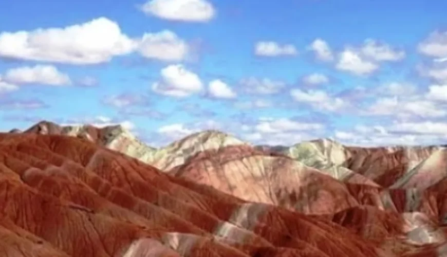 تپه هاي رنگين ماهنشان png