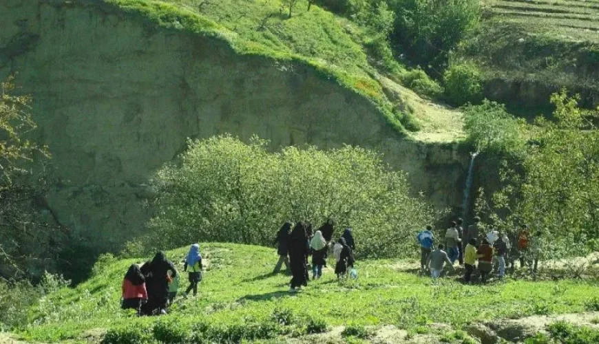 آبشار بیار؛ گنجینه ای در مانه و سملقان