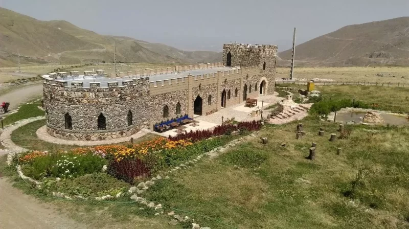 اکوکمپ دورنا مشگین  شهر | اقامت در دل سبلان