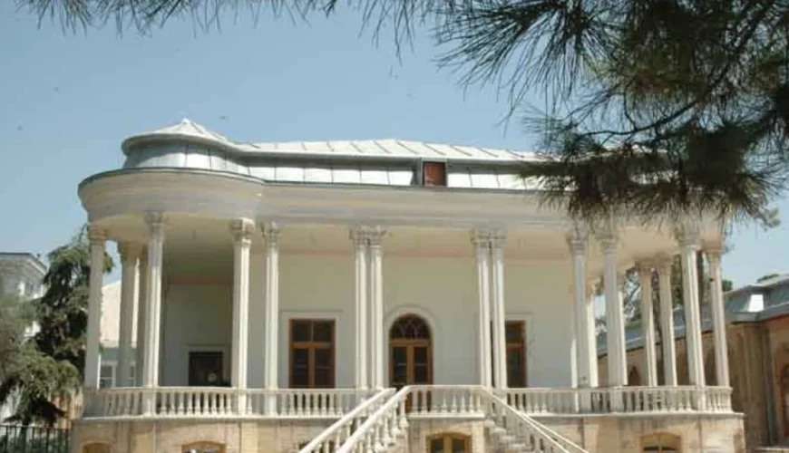 عمارت عزيزيه خانه مليجک png
