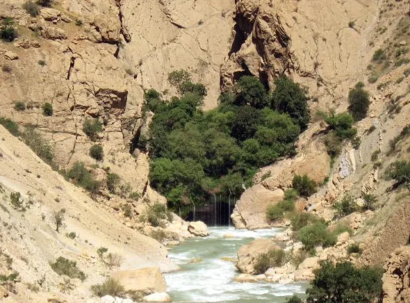 آبشار آب ملخ سمیرم | طبیعت شگفت انگیز &ndash; 1