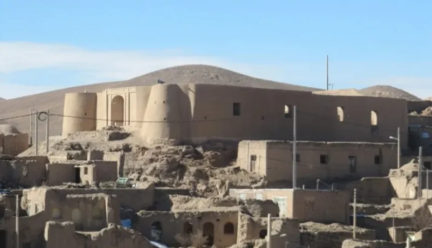 قلعه تاریخی درخش | یادگار مستحکم در شهرستان درمیان