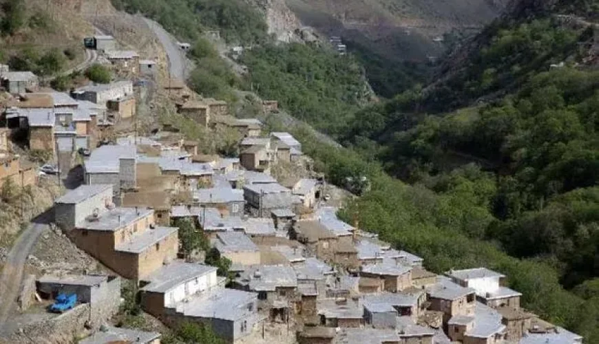 روستای سرمرنگ دلفان | آبشار سوله و معماری سنتی