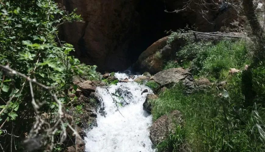 آبشار وقت و ساعت دورود | شگفتی زمان دار لرستان