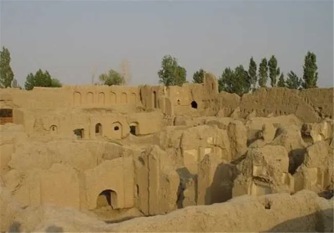 قلعه-سلیمان-خان-بوربور قلعه سلیمان خان بوربور | معماری خشتی در ملایر