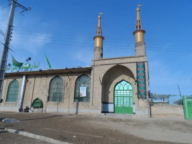 روستای قباق تپه | روستایی پرجمعیت در کبودرآهنگ
