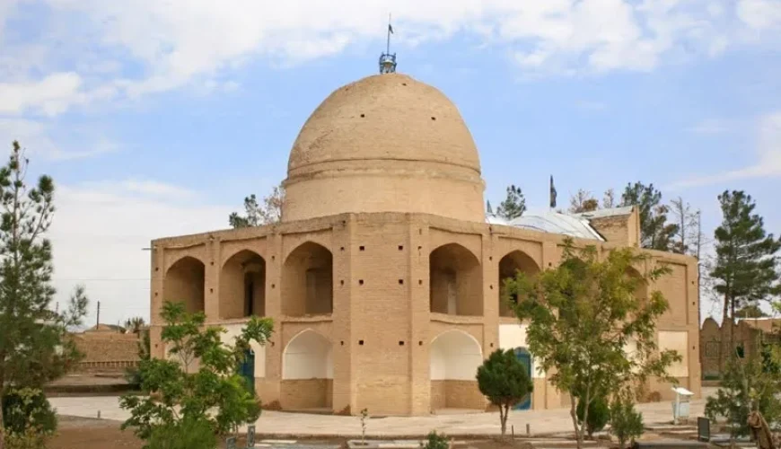امامزاده پنج تن زرندیه | زیارت در مامونیه