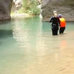 تنگه پرستو بندرعباس | شنا در آب خنک رودخانه