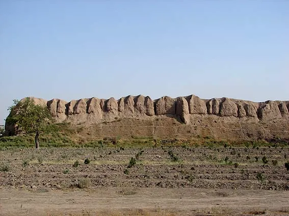قلعه گبری جهرم | دژی تاریخی در دل تنگه
