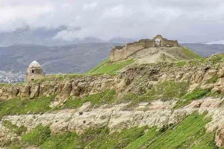 قلعه اژدها پیکر لار | دژ اسرارآمیز ساسانی