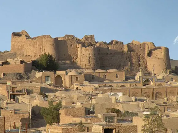 قلعه محمدیه نائین | دژ باستانی کویر ایران