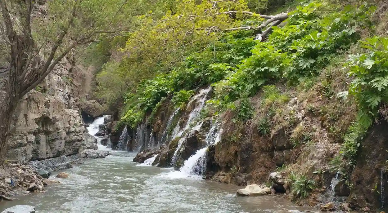 روستای ارنگه کرج | معرفی جاذبه ها و مسیر – 1