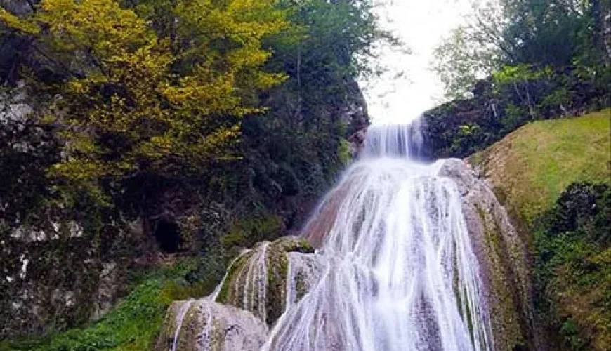 آبشار لوه | تماشای آبشارهای پلکانی گلستان