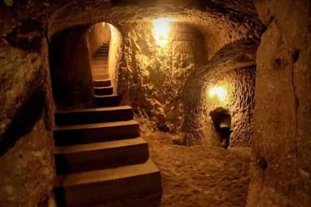 شهر زیرزمینی سامن ملایر | رازهای معماری دست‌کند باستانی