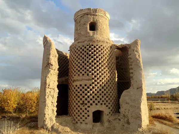 کبوترخانه‌های خمین مرکزی | معماری سنتی و تاریخ کشاورزی